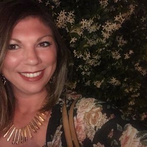 Meet your Posher, Stephanie skeckowski